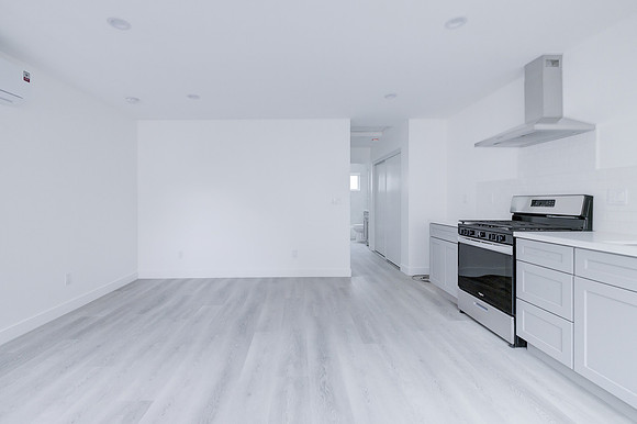 2747 S Mansfield Ave Interior-031