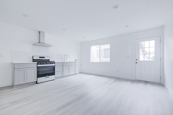 2747 S Mansfield Ave Interior-035