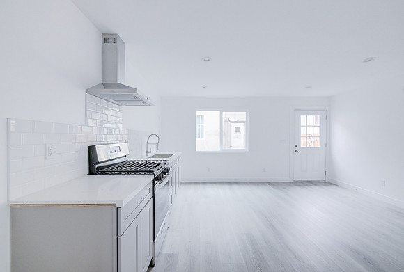 2747 S Mansfield Ave Interior-037