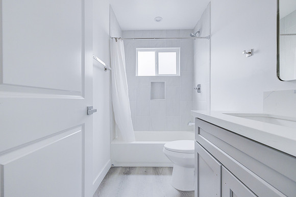 2747 S Mansfield Ave Interior-039