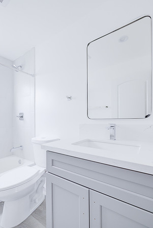 2747 S Mansfield Ave Interior-042