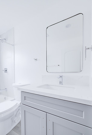 2747 S Mansfield Ave Interior-043