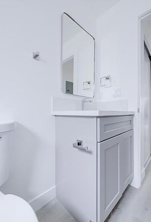2747 S Mansfield Ave Interior-044