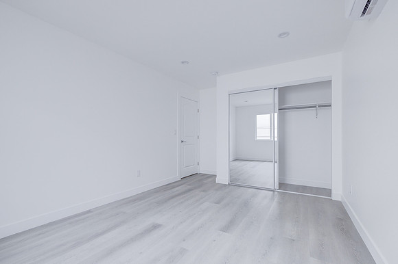 2747 S Mansfield Ave Interior-046