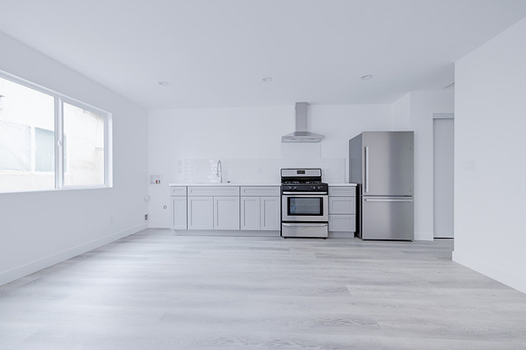 2747 S Mansfield Ave Interior-048