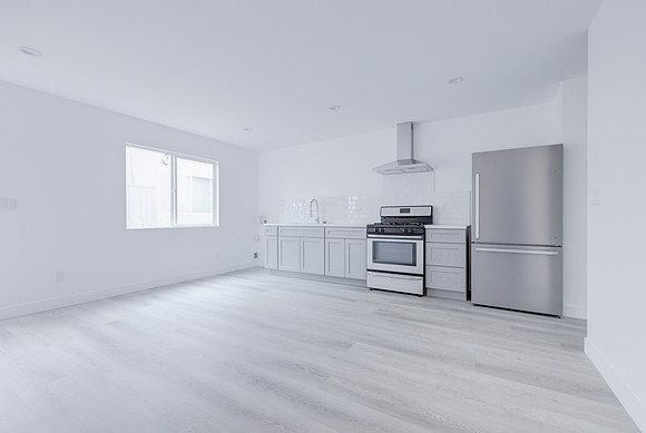 2747 S Mansfield Ave Interior-049