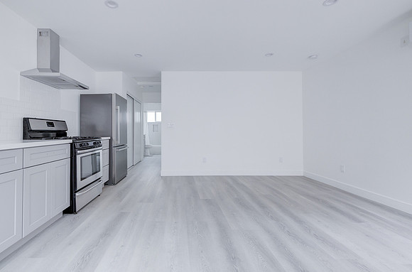 2747 S Mansfield Ave Interior-050