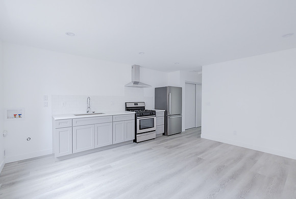 2747 S Mansfield Ave Interior-052