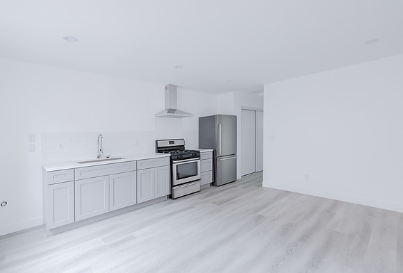 2747 S Mansfield Ave Interior-053