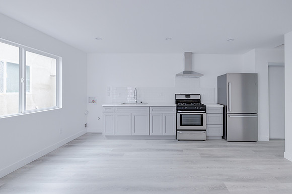 2747 S Mansfield Ave Interior-055