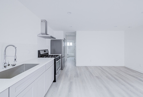 2747 S Mansfield Ave Interior-057