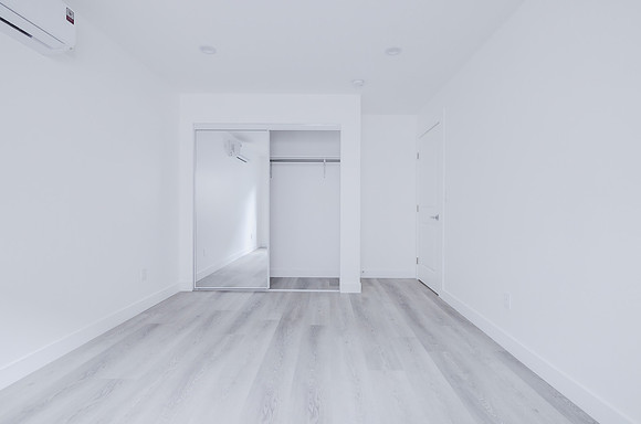 2747 S Mansfield Ave Interior-059