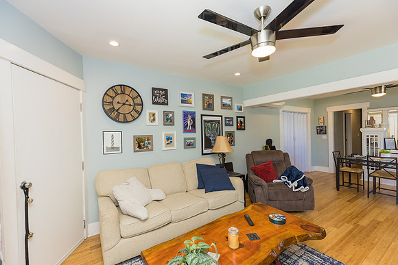 1275 E Broadway -012