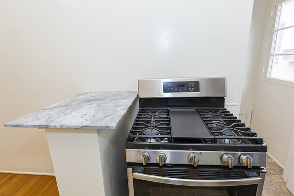 1043 S Orange Grove - Real Estate Photographer LA-18