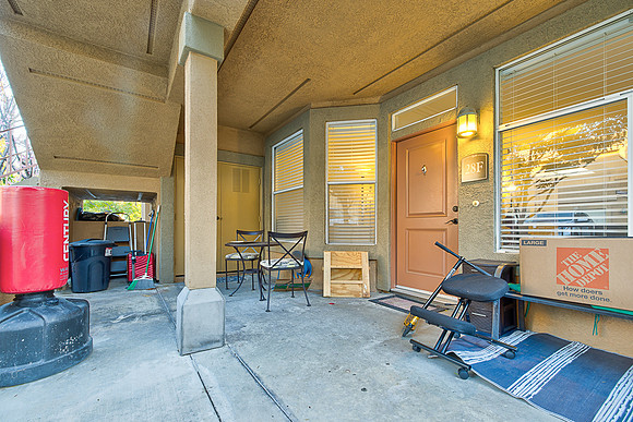 19431 Rue de Valore Exterior-002