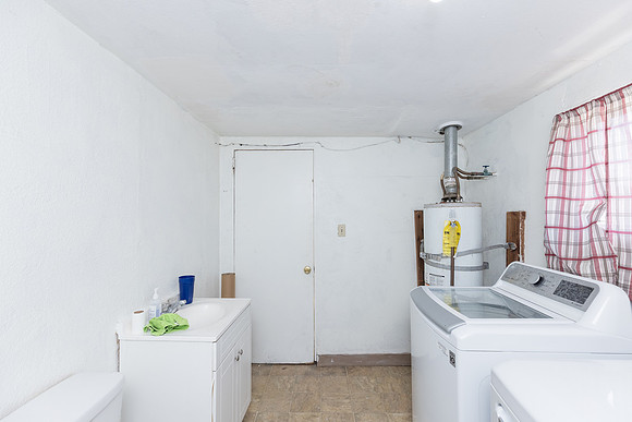 Real Estate Photographer Bellflower 10268 Muroc St-085