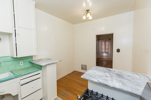 1043 S Orange Grove - Real Estate Photographer LA-22