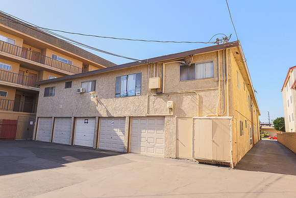 3520 Elm Ave-071