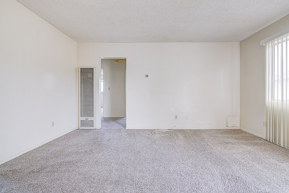 1079 W 25th St San Pedro Interior-004