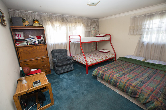 2569 Spruce St-14