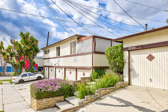 7234 S La Cienega Blvd- Exterior-007