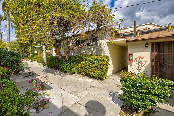7234 S La Cienega Blvd- Exterior-011