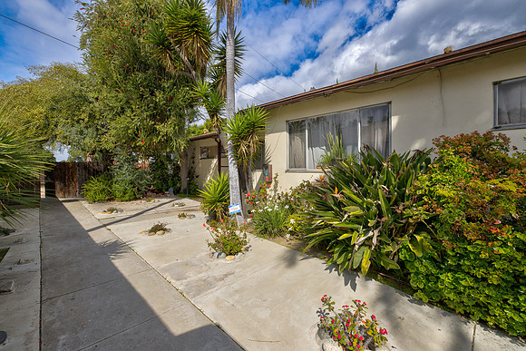 7234 S La Cienega Blvd- Exterior-015