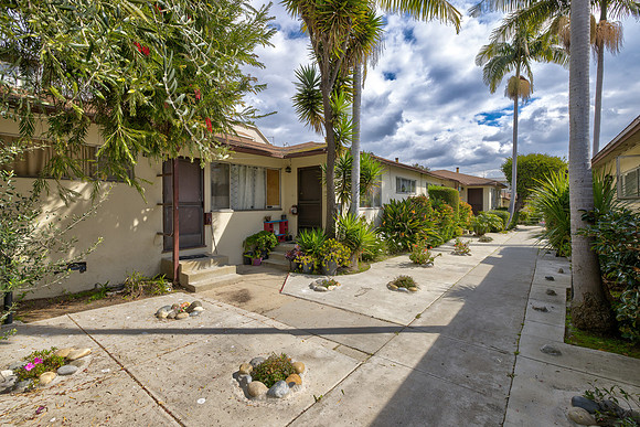 7234 S La Cienega Blvd- Exterior-016