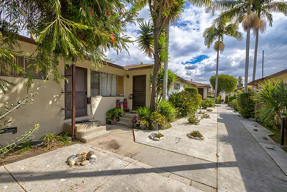 7234 S La Cienega Blvd- Exterior-017