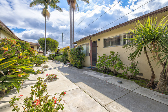 7234 S La Cienega Blvd- Exterior-021