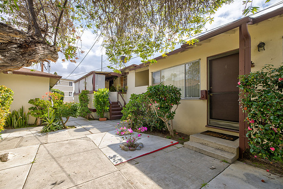 7234 S La Cienega Blvd- Exterior-023