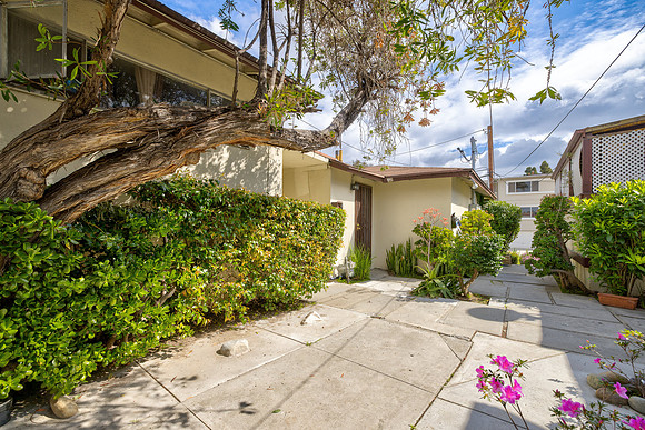 7234 S La Cienega Blvd- Exterior-024