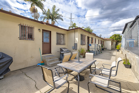 7234 S La Cienega Blvd- Exterior-029