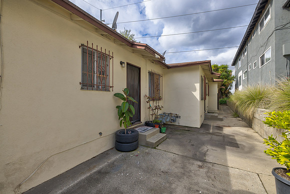 7234 S La Cienega Blvd- Exterior-030
