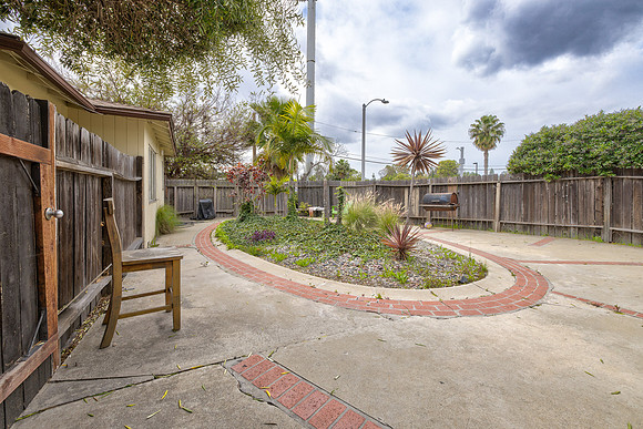 7234 S La Cienega Blvd- Exterior-048