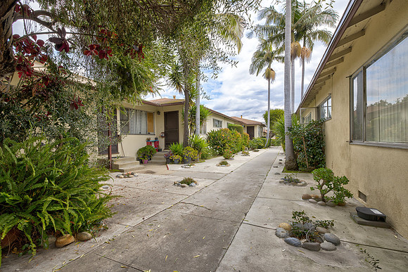 7234 S La Cienega Blvd- Exterior-050
