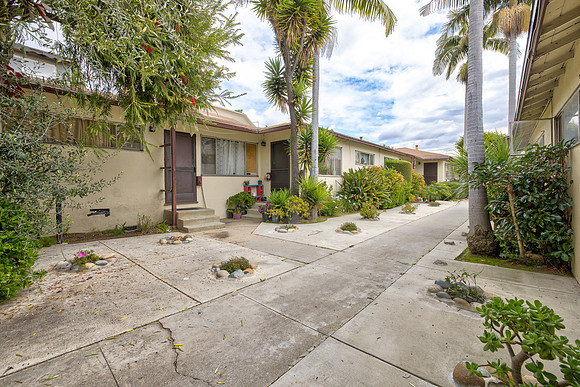 7234 S La Cienega Blvd- Exterior-051
