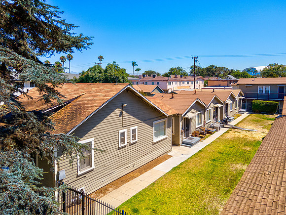 812 Myrtle Ave Inglewood Drone-004