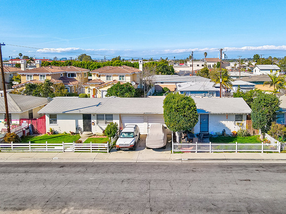 229 E 219th Street Exterior Drone-005