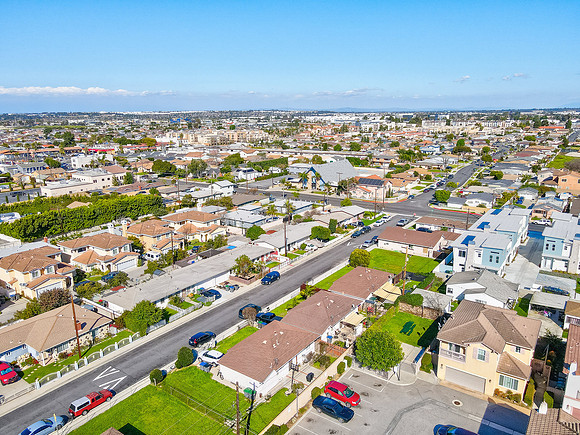 229 E 219th Street Exterior Drone-010