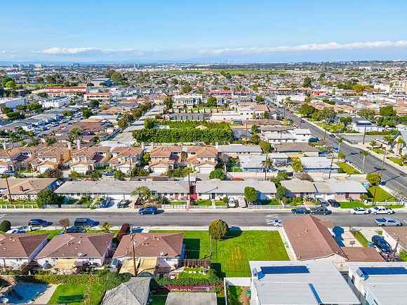 229 E 219th Street Exterior Drone-012