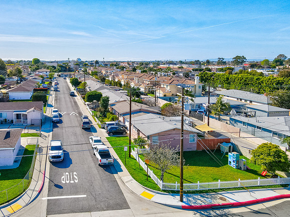 229 E 219th Street Exterior Drone-027