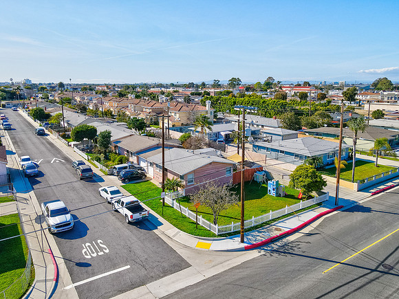 229 E 219th Street Exterior Drone-029