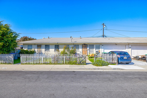 229 E 219th Street Exterior-003