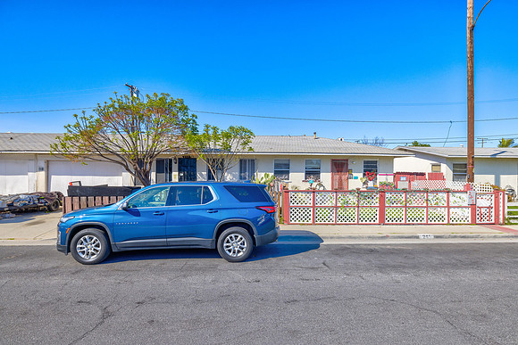 229 E 219th Street Exterior-005