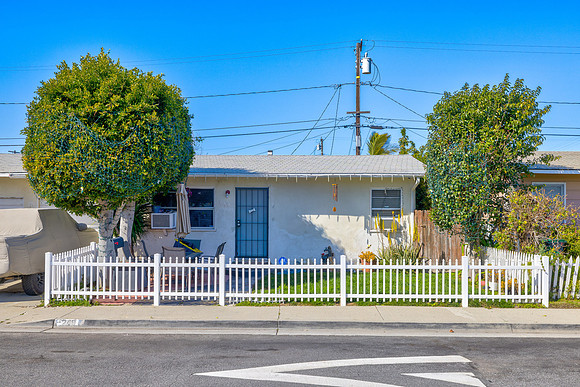 229 E 219th Street Exterior-008