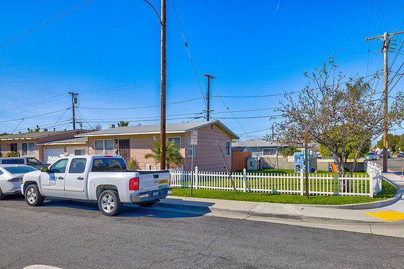 229 E 219th Street Exterior-010