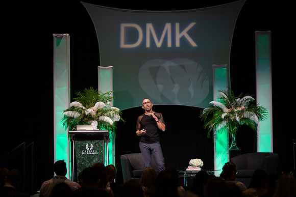 DMK World Of Confidence-658