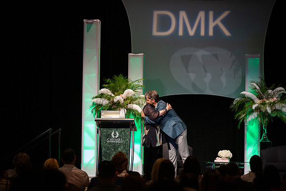 DMK World Of Confidence-582