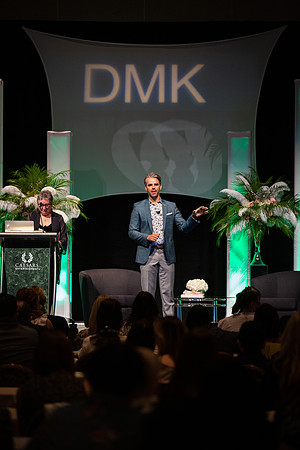 DMK World Of Confidence-585